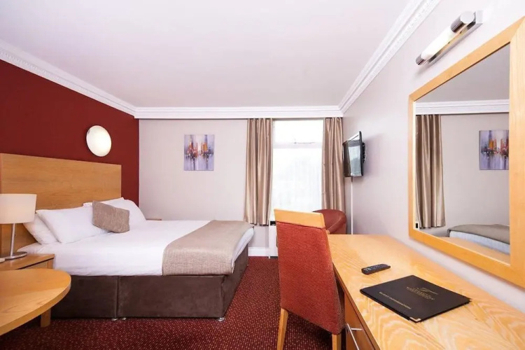 Treacys West County Hotel Ennis