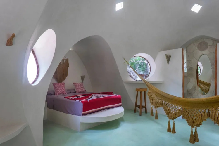 Room in Lodge - Unique Jungle Dome 2 Queen Beds