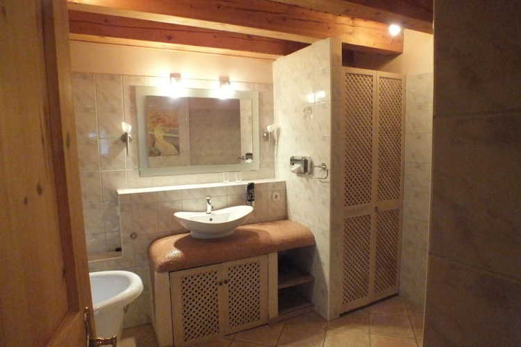 Rheinufer Lodge