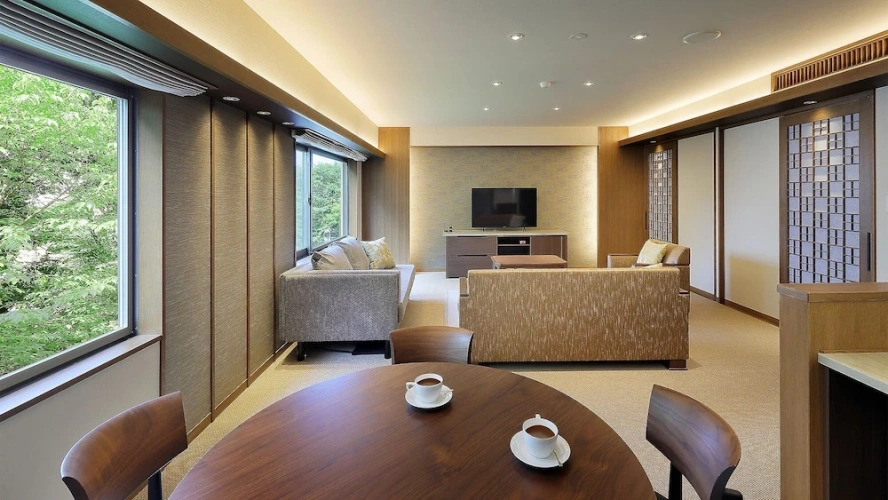 Luxury Suite