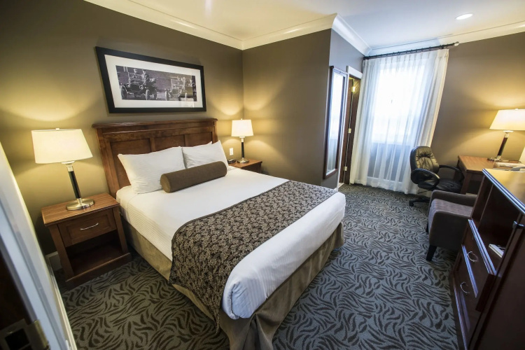 Hume Hotel & Spa