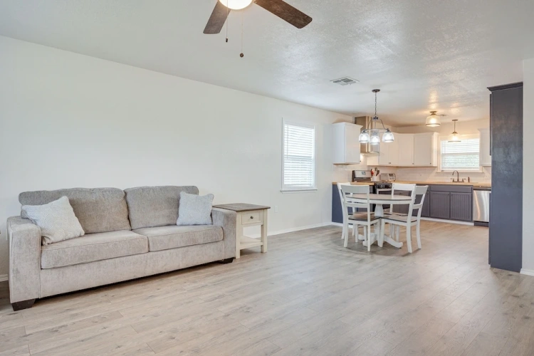 2 Bedrooms Cottage