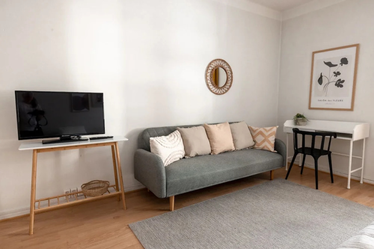 2ndhomes Spacious Studio in the Center