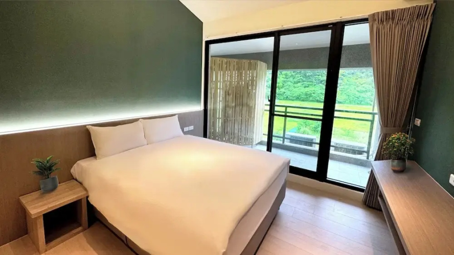 Longtan Lake Inn