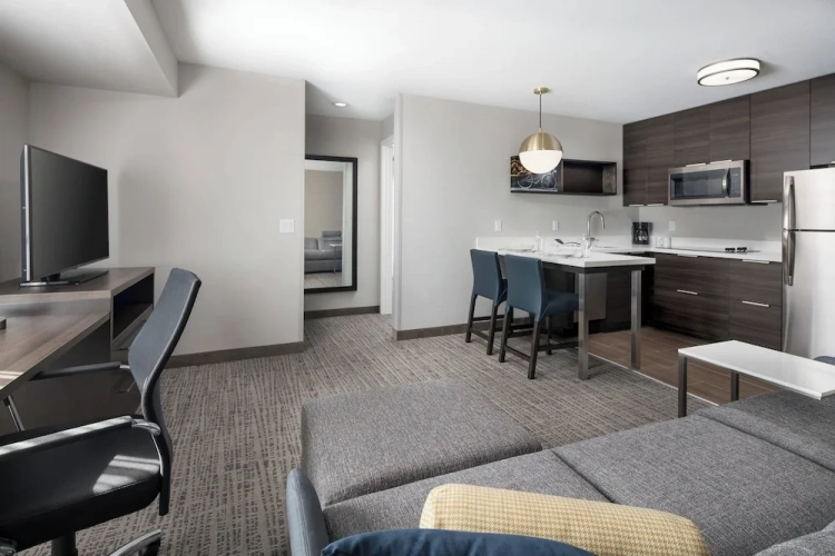 1 Bedroom Suite