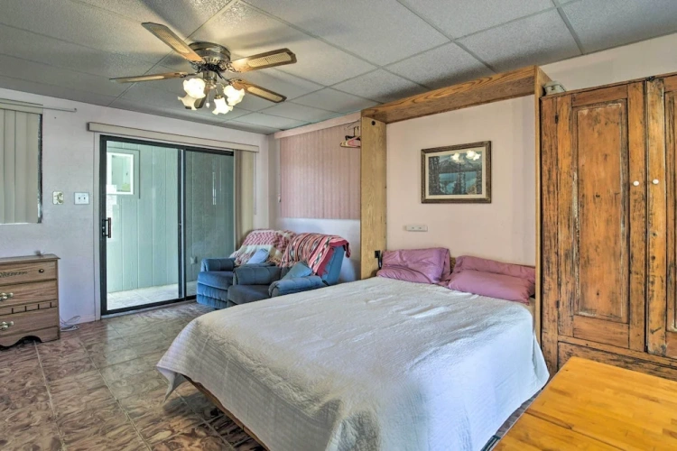 5 Bedrooms Cottage