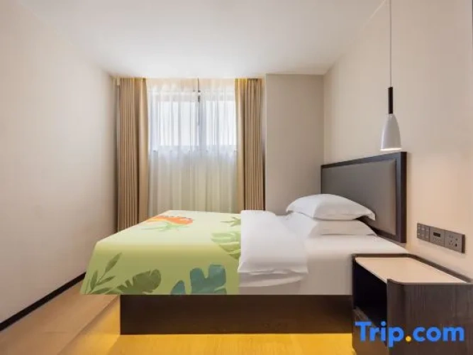 2 Bedrooms Standard Family room