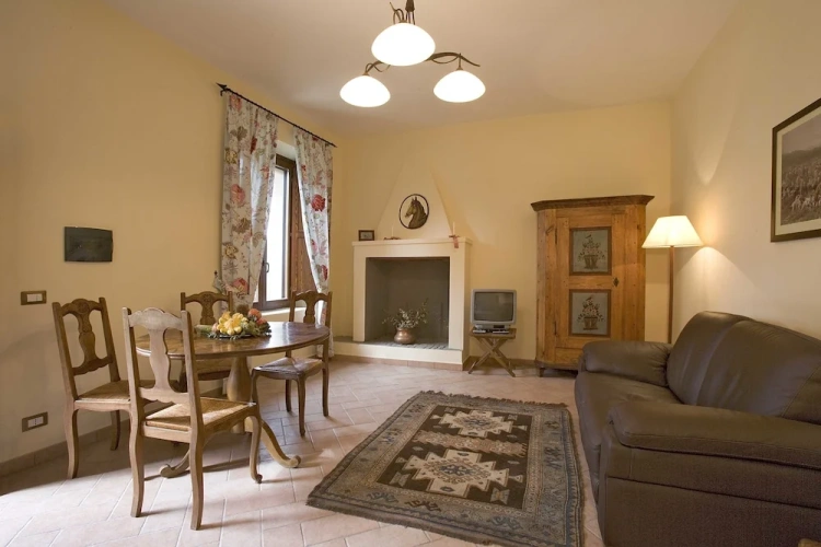 2 Bedrooms Apartment with balcony and with garden view