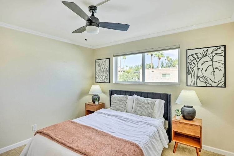 Stunning Old Town Condo: Pool & Sunset Views!