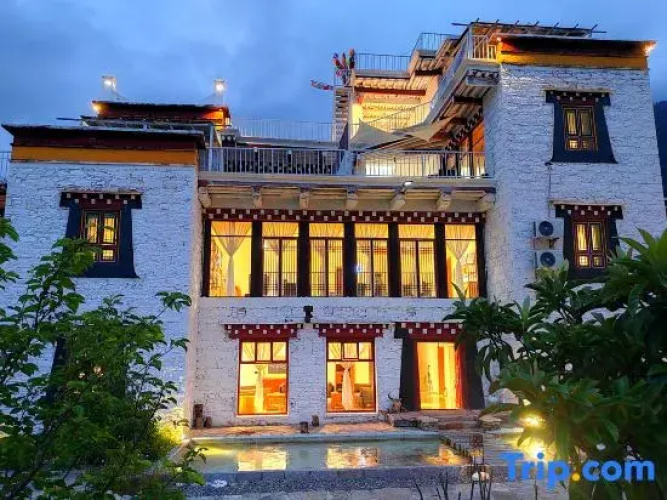 Danba Blue Bird Homestay