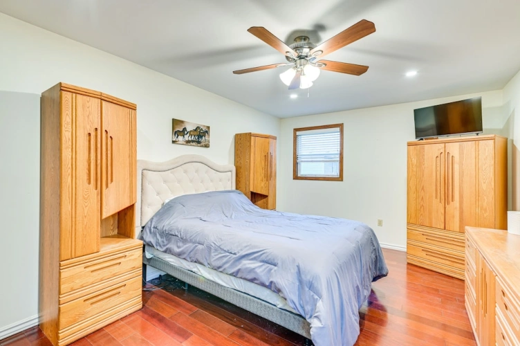 4 Bedrooms Cottage