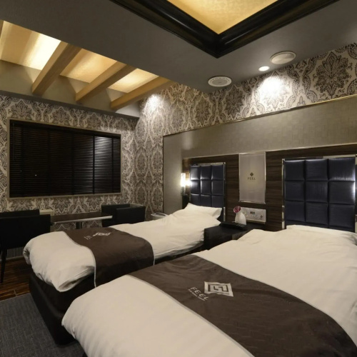 Hotels & Resort Feel