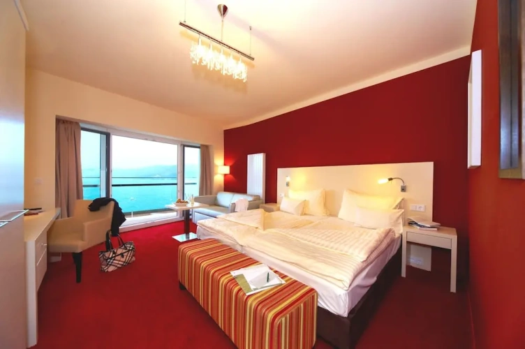 Premium Double room with balcony and with lake view