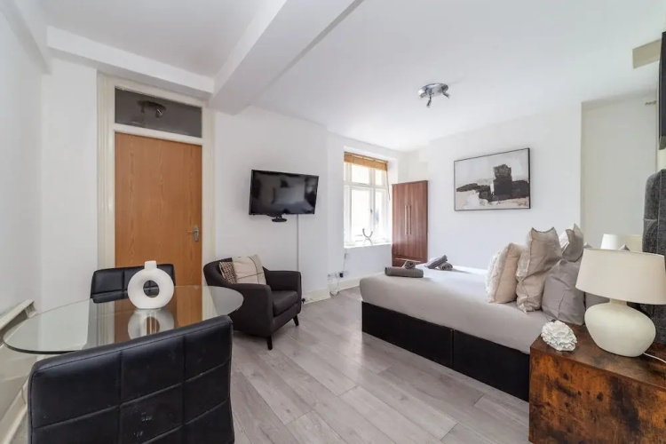 The Maida Vale Flat
