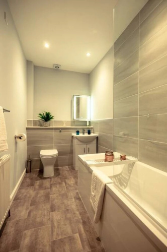 Kellas Cottage - Newly Refurbished 2 Bed Cottage w Private Parking