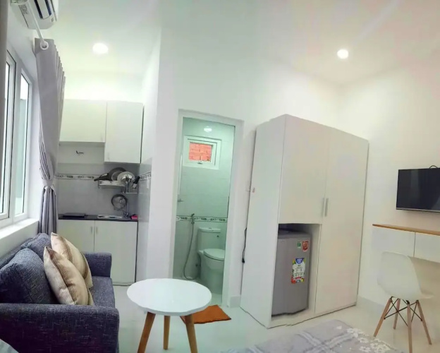 Smiley Apartment 9