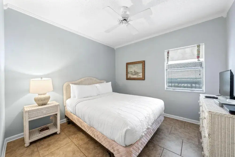 Romar Place 705