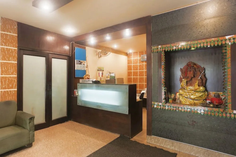 OYO 48884 Hotel Trishakti