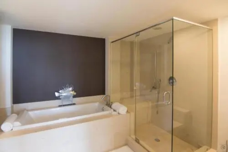 Luxury 5-star Condo @39th floor in Icon Brickell 2b/2b