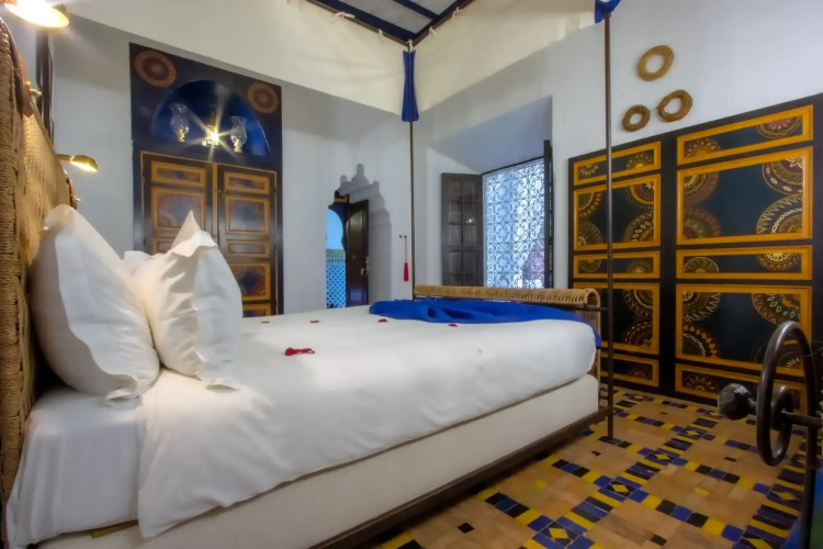 Riad Kaiss by Anika