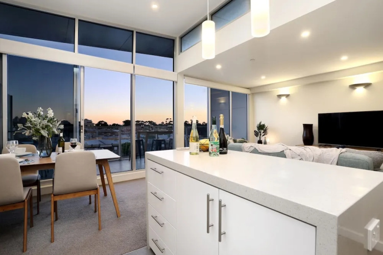 StayCentral Brunswick Penthouse