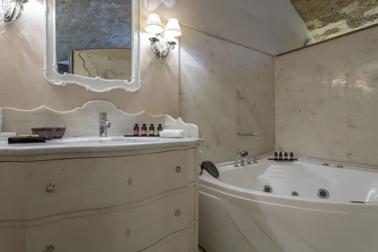 Casa Delfino Hotel & Spa