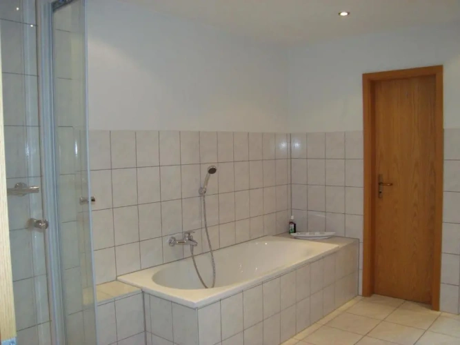 3 Bedrooms Apartment