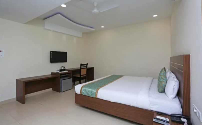 Hotel Golden Leaves
