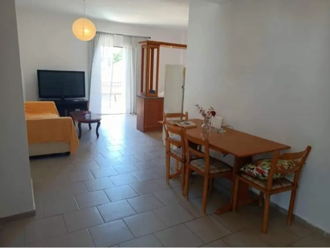 Akrata v apartment