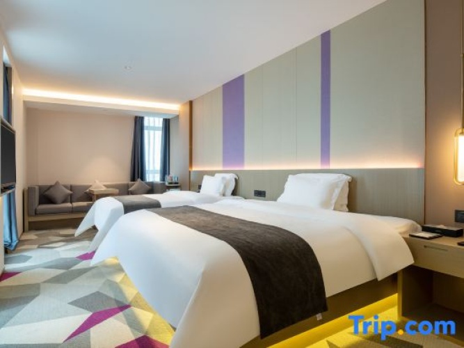Superior Twin Suite with view