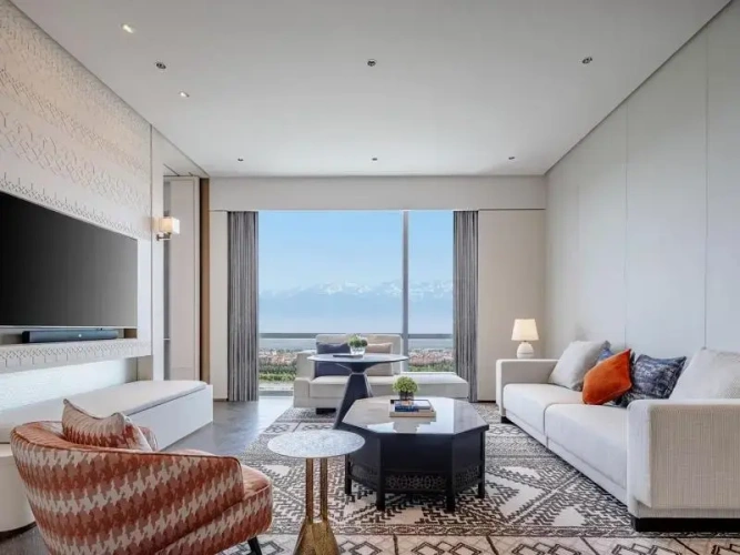 Suite with mountain view