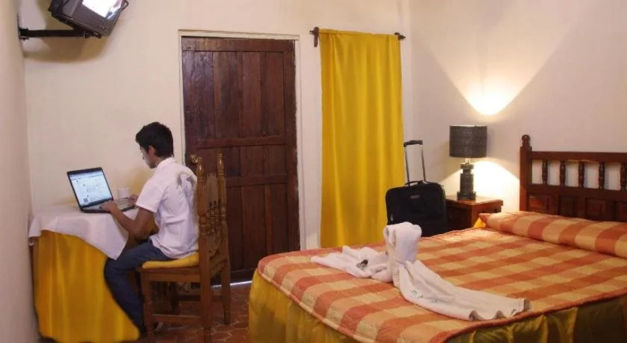 Hotel Colonial