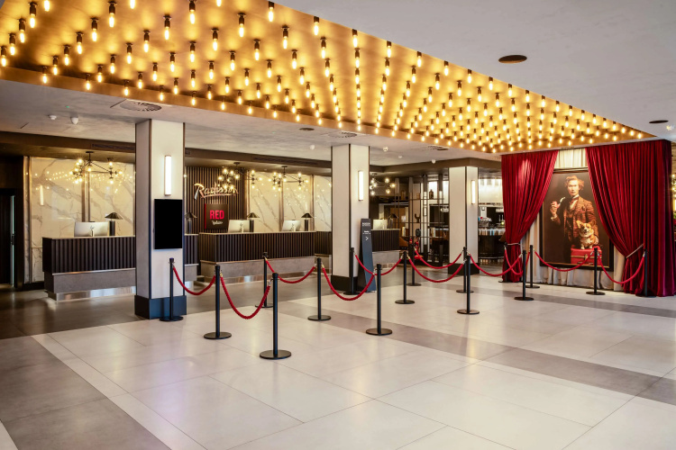 Radisson Red London Heathrow photo 7