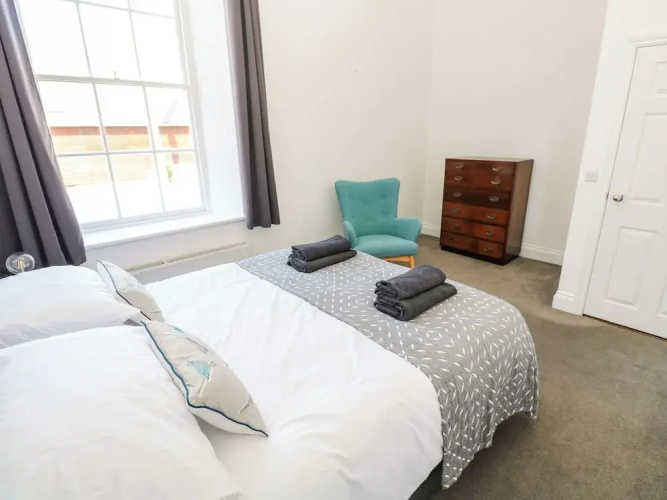 2 Regent Mews