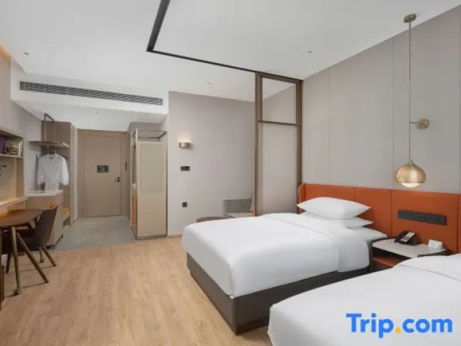 Deluxe Quadruple Suite