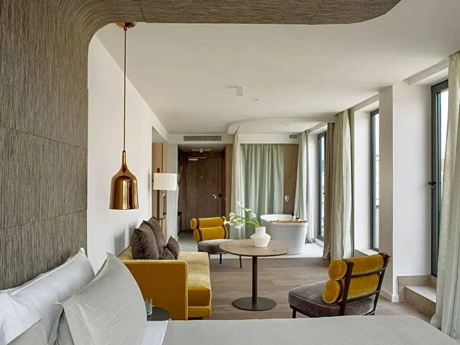 2 Bedrooms Terrace Studio ME+ Suite