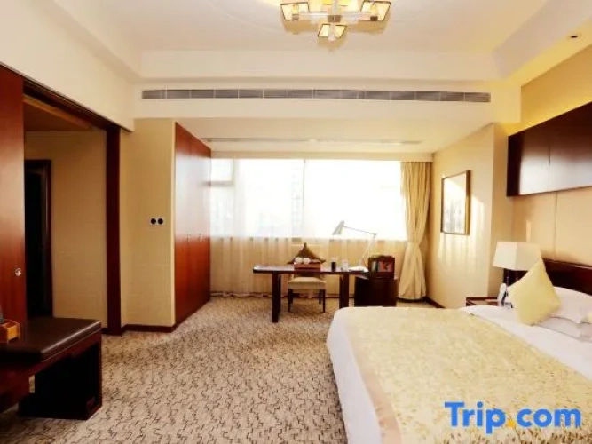 Deluxe Family Suite