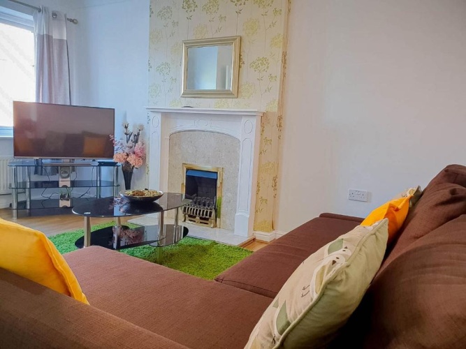 3 Bedrooms Apartment
