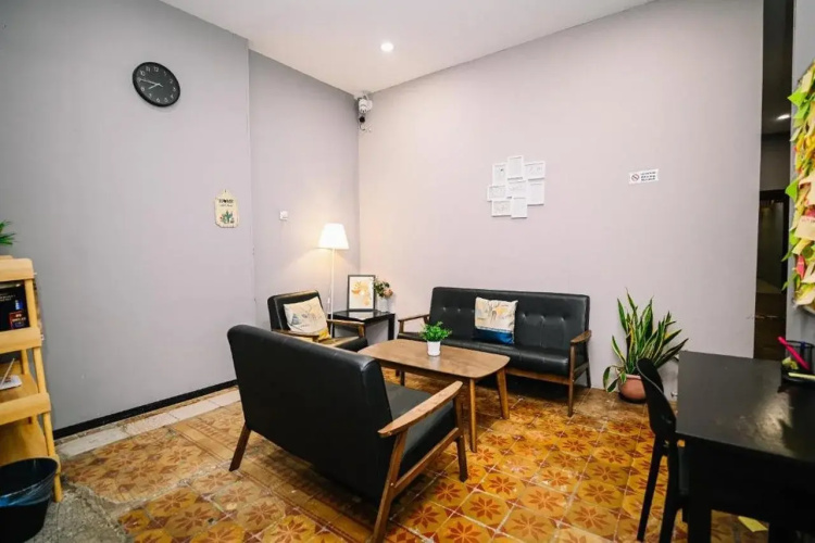 Swing & Pillows @ 87 Chulia St, Georgetown Penang