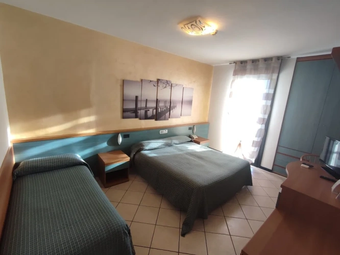 Standard Triple room with balcony