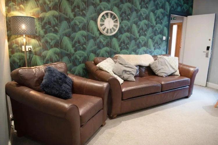 3 Bedrooms Apartment