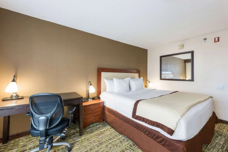 Clarion Hotel and Suites