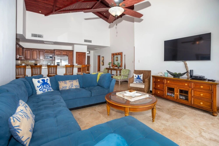 Pristine Bay Villa 1304 with large pool - 3 bedroom 3 Condo by RedAwning
