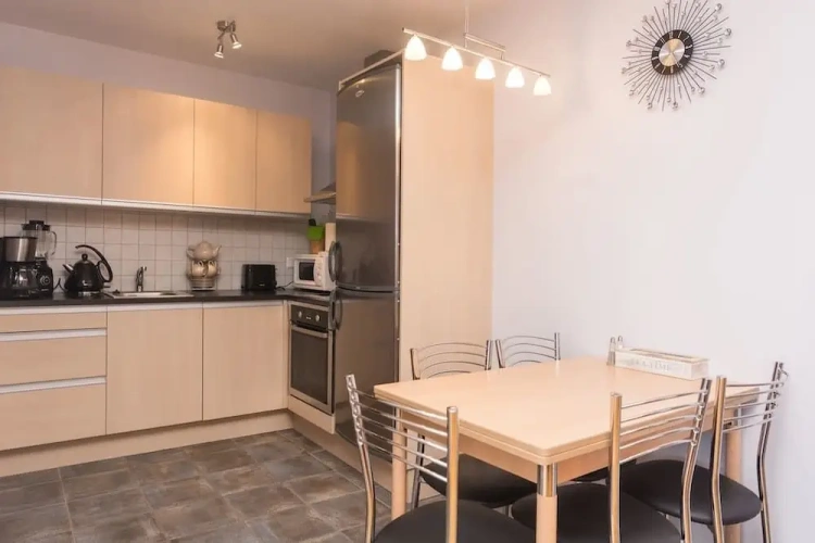 2 Bedrooms Apartment