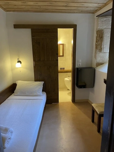 Economy Single room with balcony and with courtyard view
