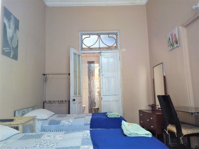 2 Bedrooms Classic Double Basement room