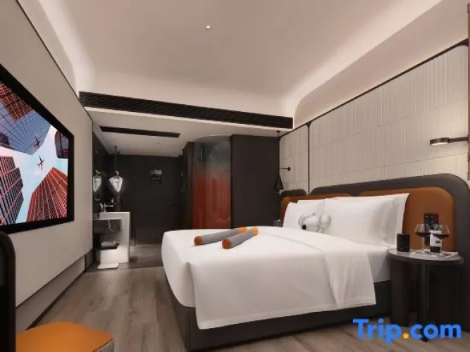 Standard Double room with city view
