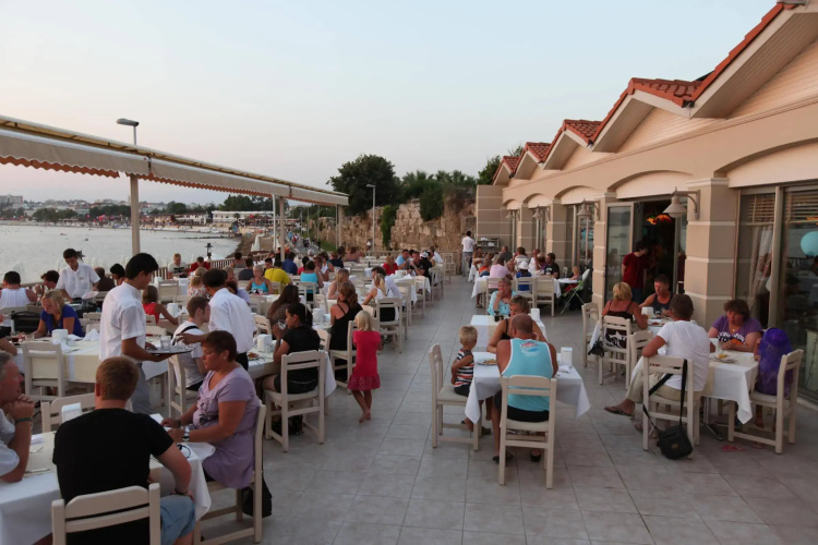 Can Garden Beach Hotel