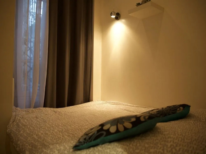 Montmartre Apartments - Léo Ferré