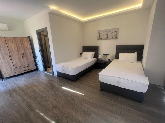 Standard Twin room with garden view